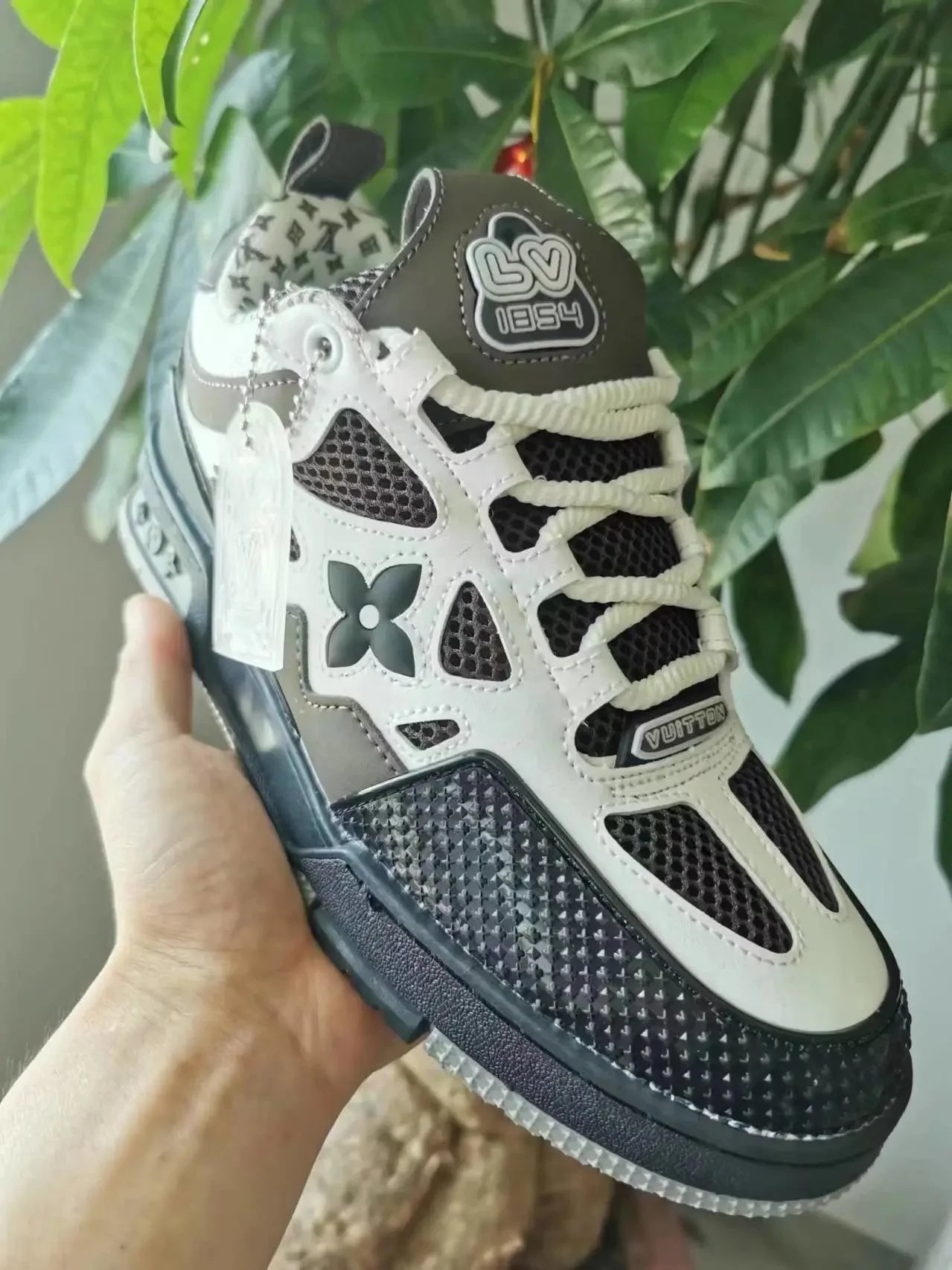 Louis Vuitton Sneakers Low-Top Monogram — 23