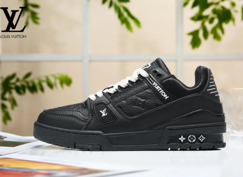 Louis Vuitton Sneakers Low-Top Monogram — 26