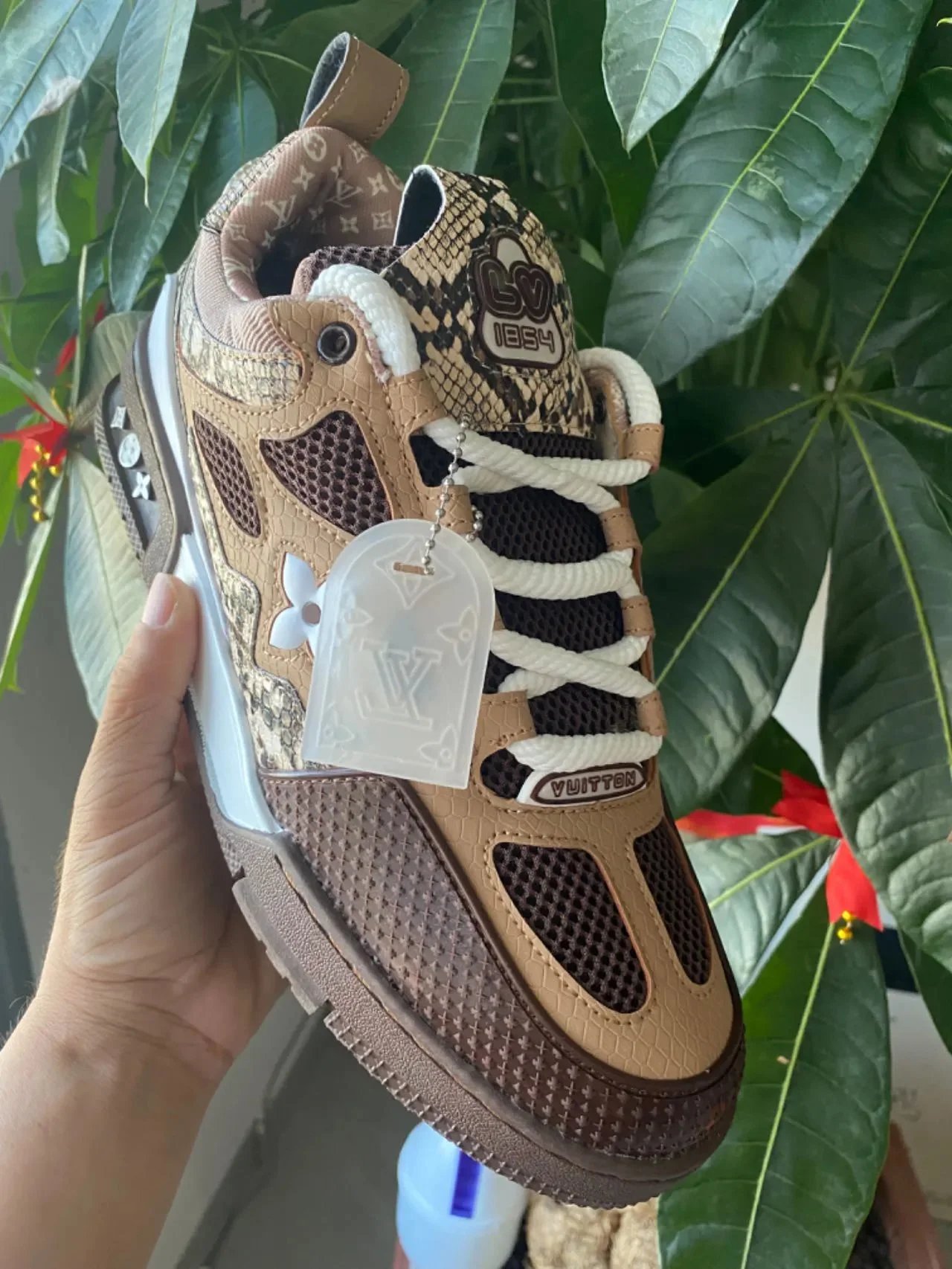 Louis Vuitton Sneakers Low-Top Monogram — 22