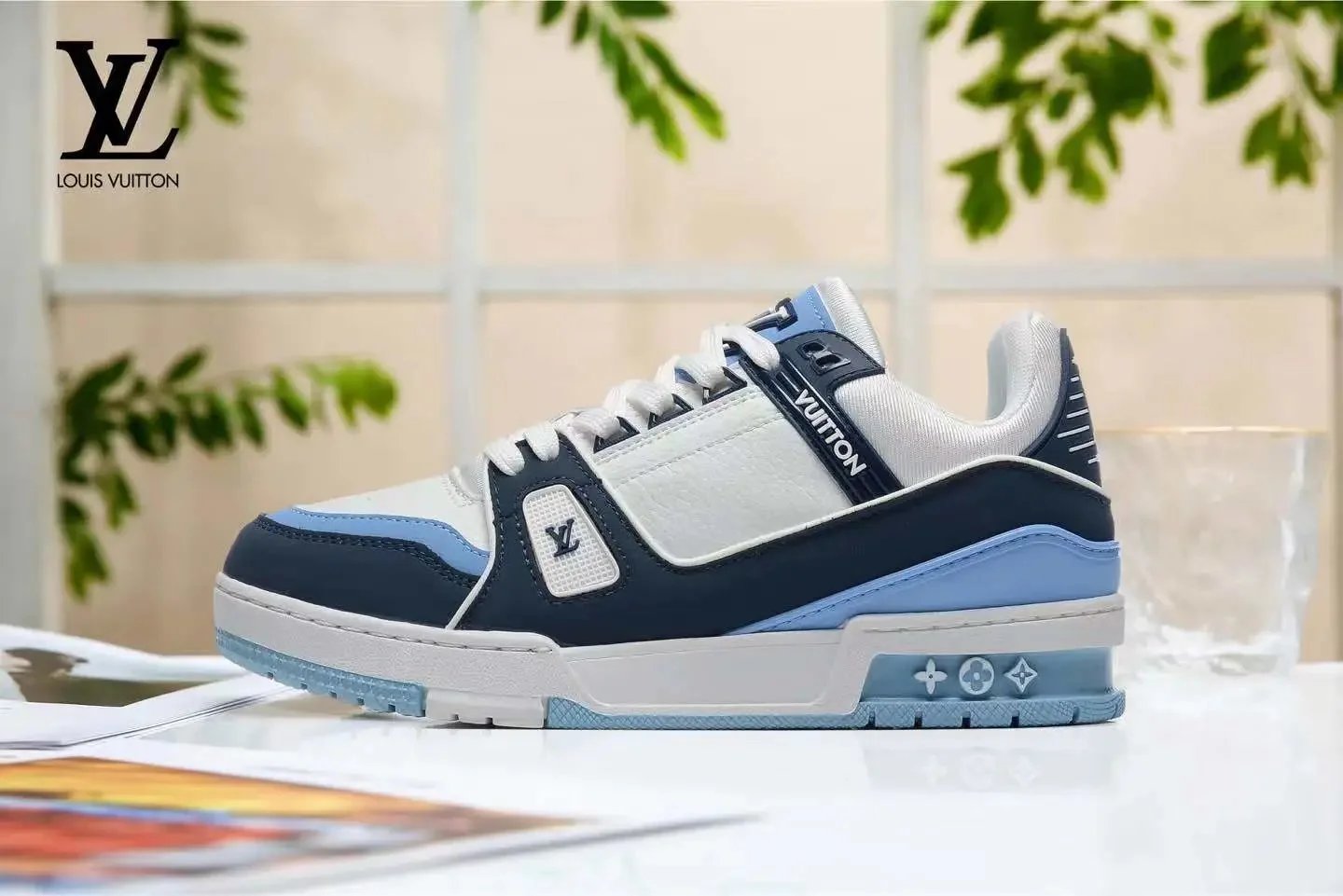 Louis Vuitton Sneakers Low-Top Monogram — 34