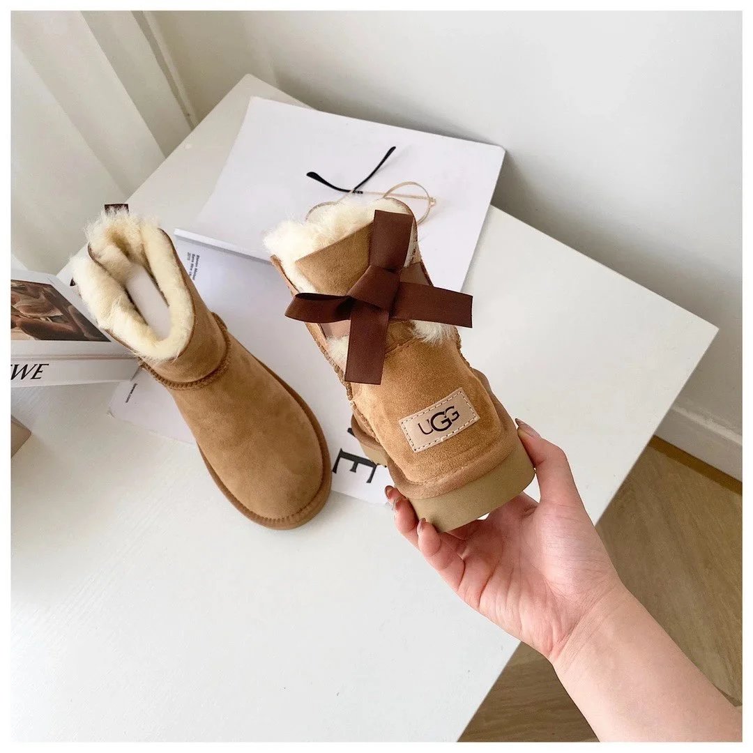 UGG Boots Bailey Bow fur-lined ankle image 3