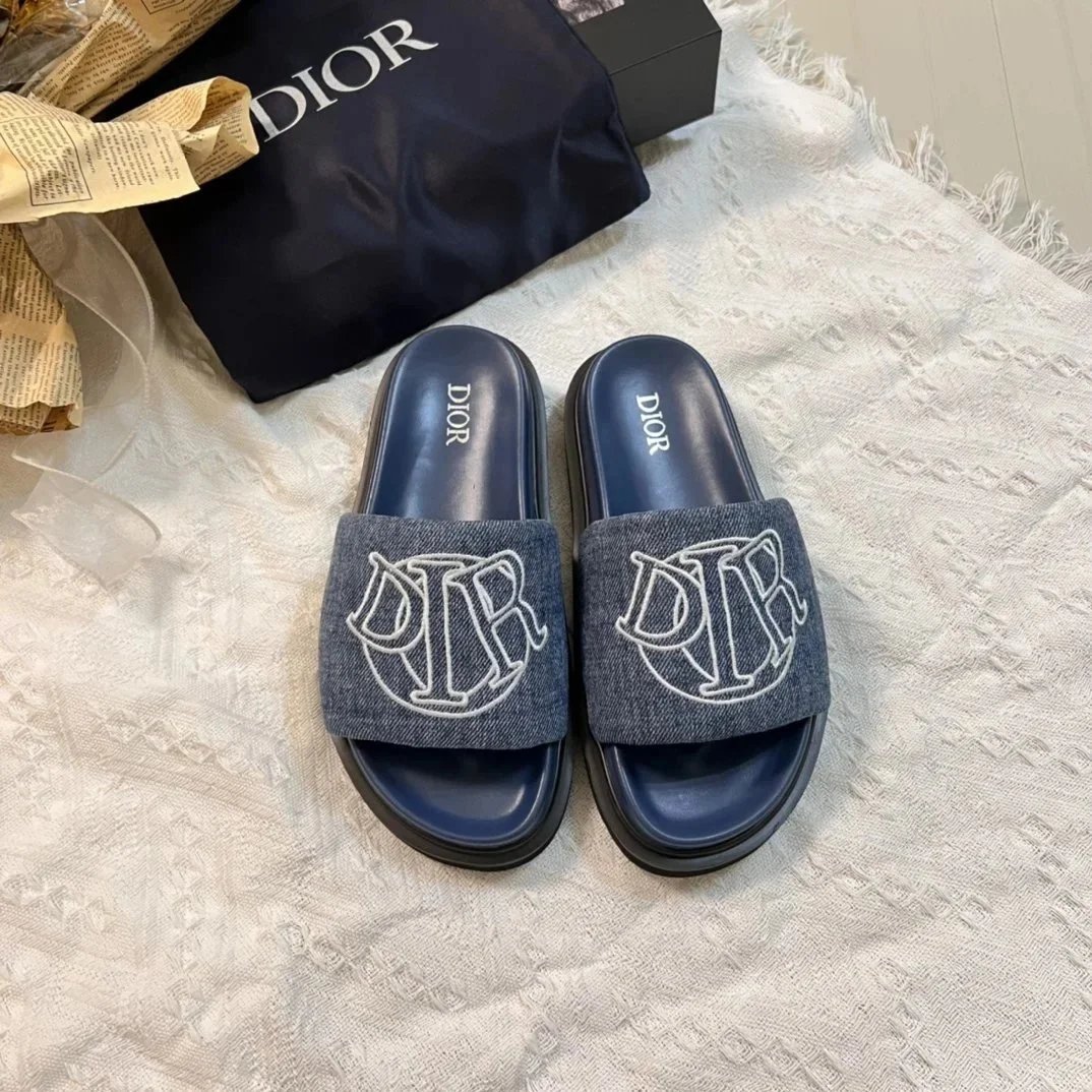 Dior Slippers CD-logo slide image 4
