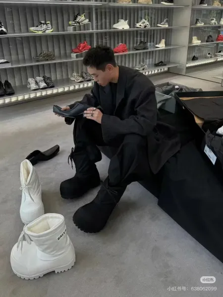 Balenciaga Snow Boot Black Boots - 10