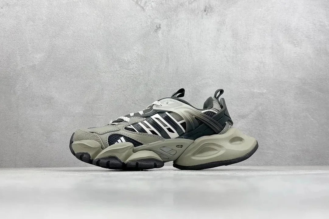 adidas Sneakers AD VENTO XLG DELUXE — 18