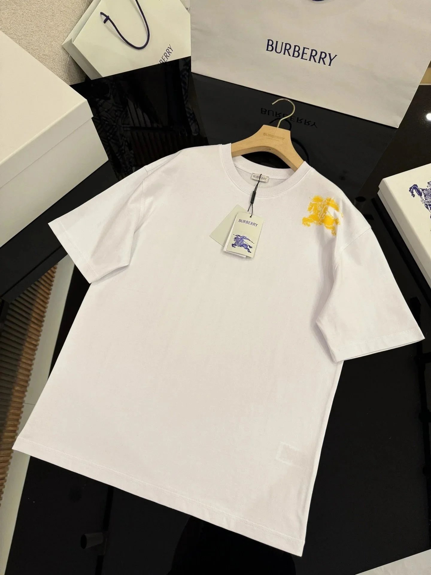 Burberry T-Shirts Short-sleeve crew-neck logo graphic image 2