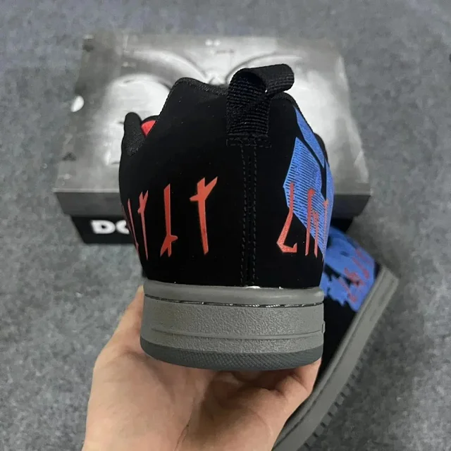 DC Shoes Sneakers Court Graffik low-top product detail image 8