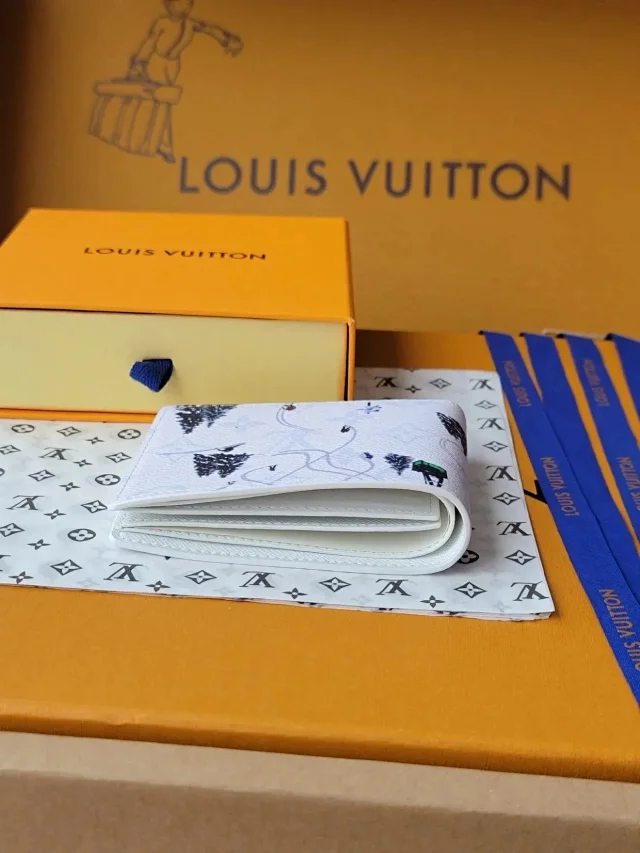 Louis Vuitton Wallets & Card Holders Ski Scene Monogram Wallet and Holder product detail image 3
