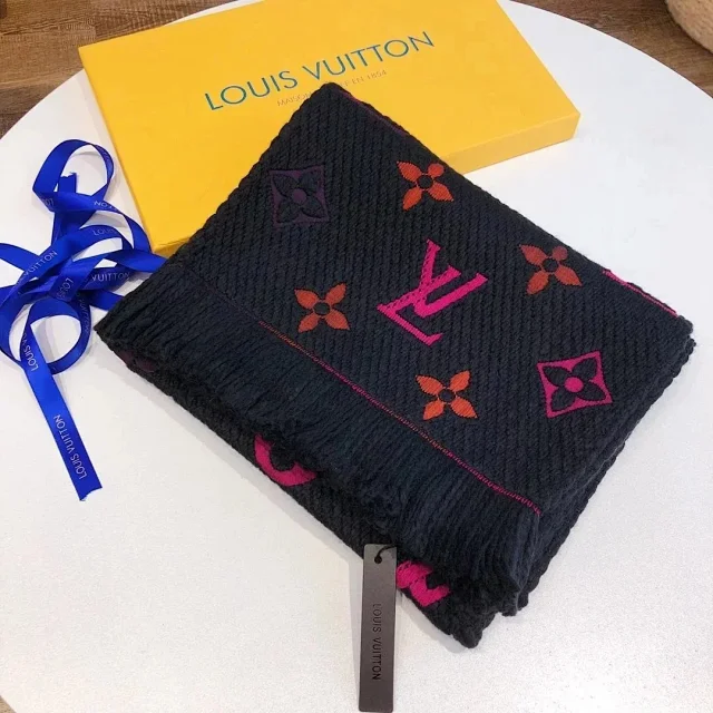 Louis Vuitton Scarves Knitted Monogram Fringe Scarf product detail image 1