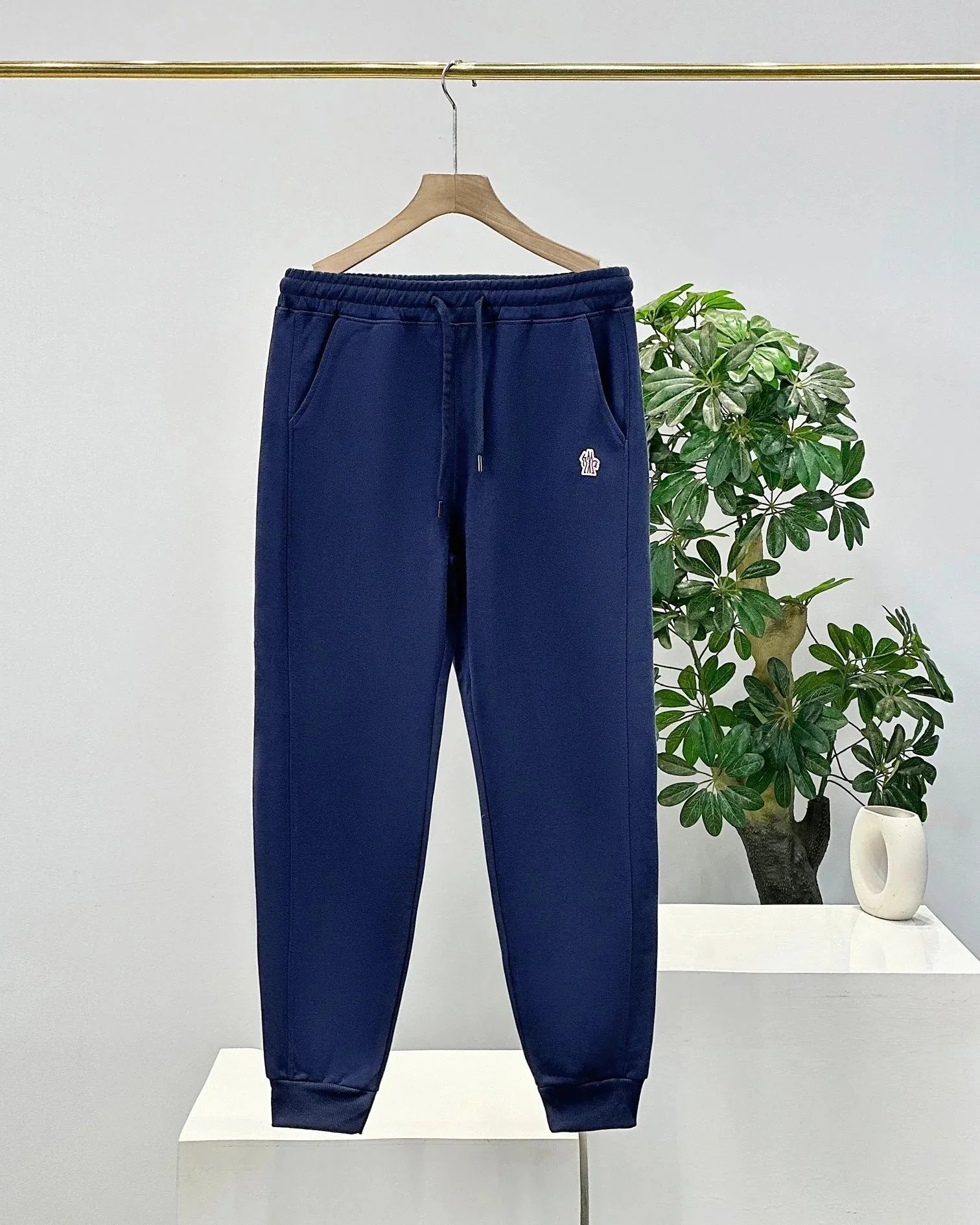 Moncler Trousers Logo Patch Jogger Sweatpants — Dark blue