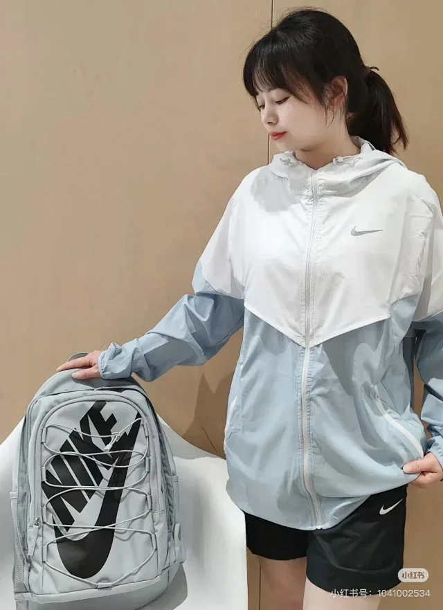 Nike Jackets Hooded lightweight windbreaker product detail image 7