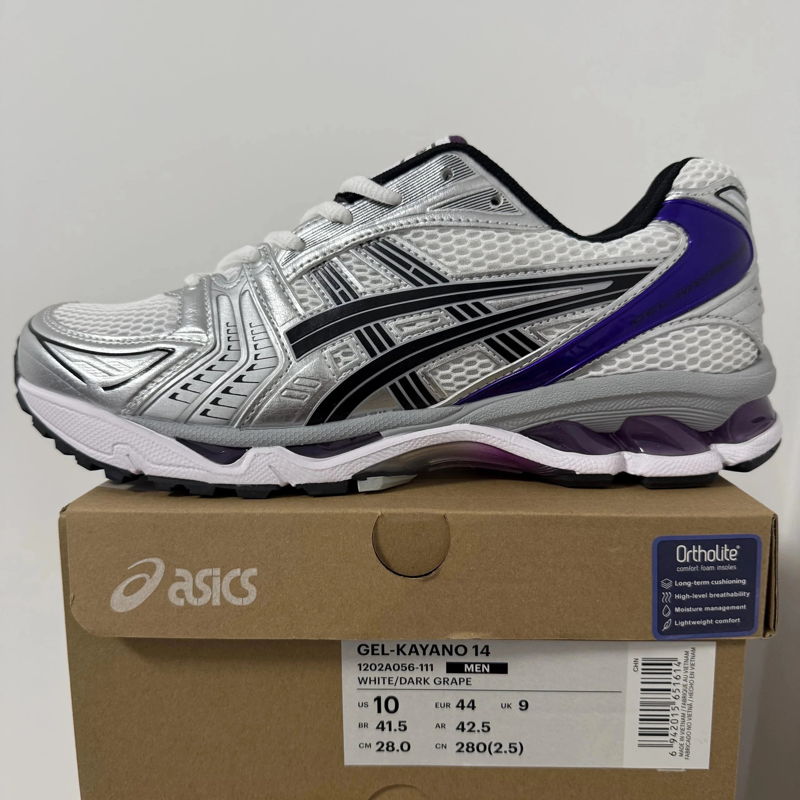 1202A056-111 Grape