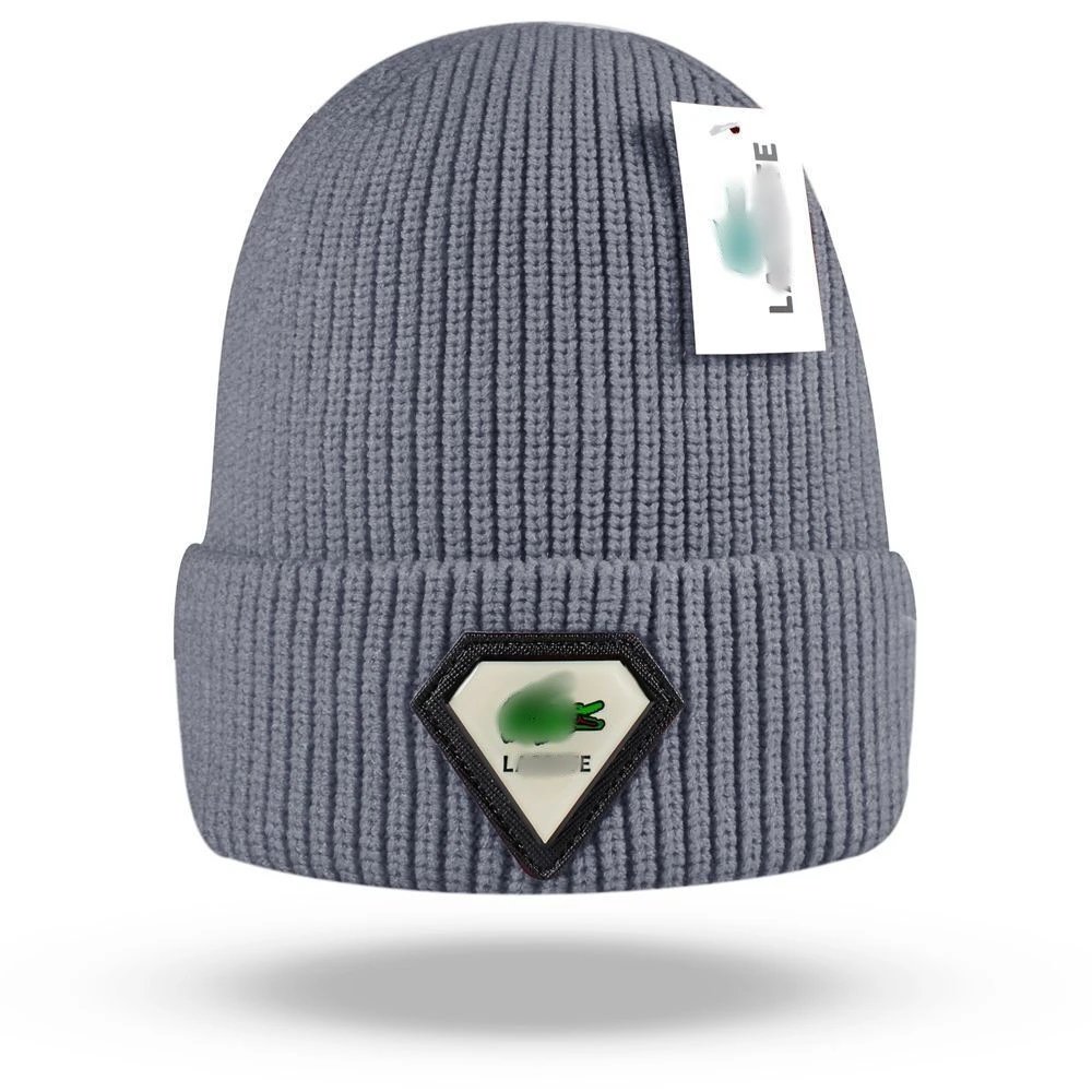 Casual Knit Beanie Hat Winter Warm Headwear Scarlet - Gallery Image 2 - Detailed View