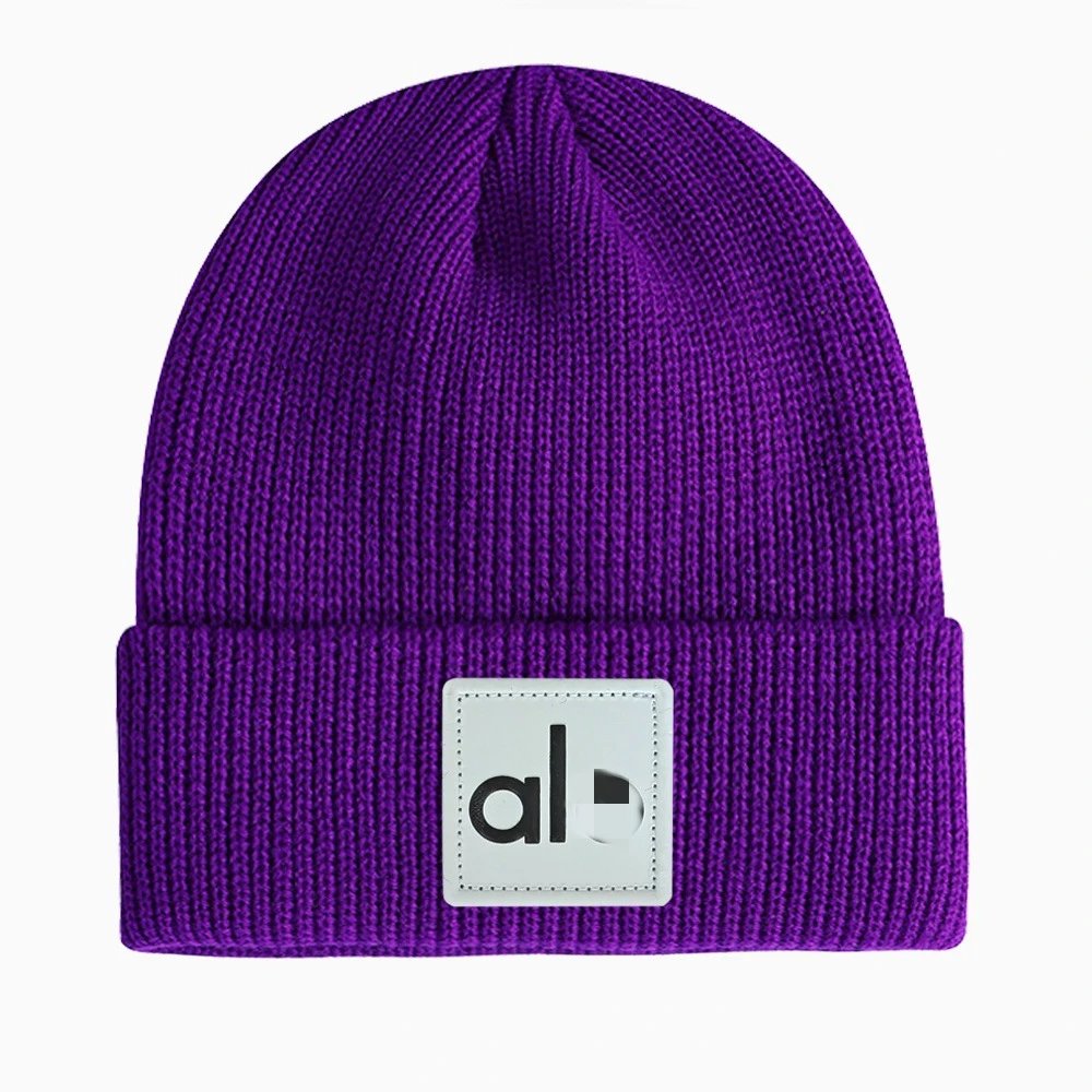 Winter Wool Knit Beanie Warm Hat, Scarlet - Gallery Image 3 - Detailed View