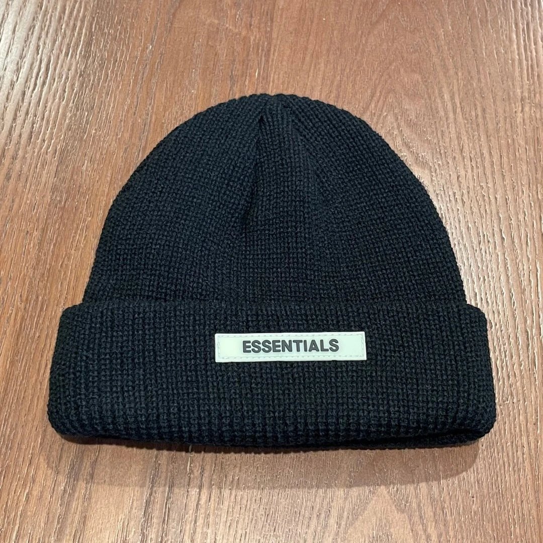 Unisex Chunky Knit Beanie Hat Winter Streetwear Charcoal - Gallery Image 4 - Detailed View