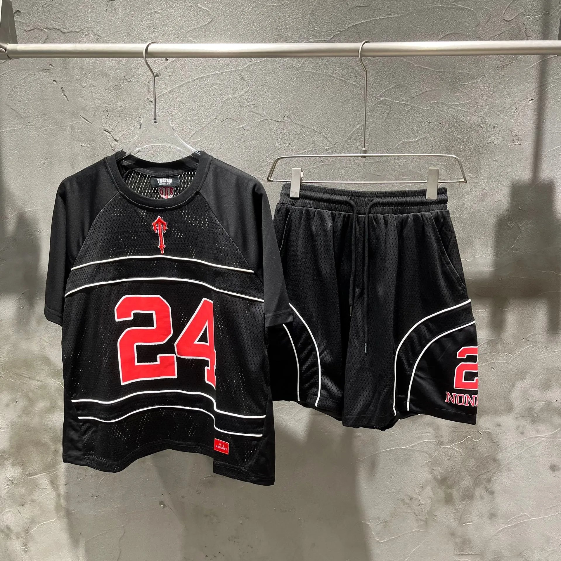 Tra Logo Mesh Tee and Shorts Set Black-White - High Quality Product Image - Cnfans