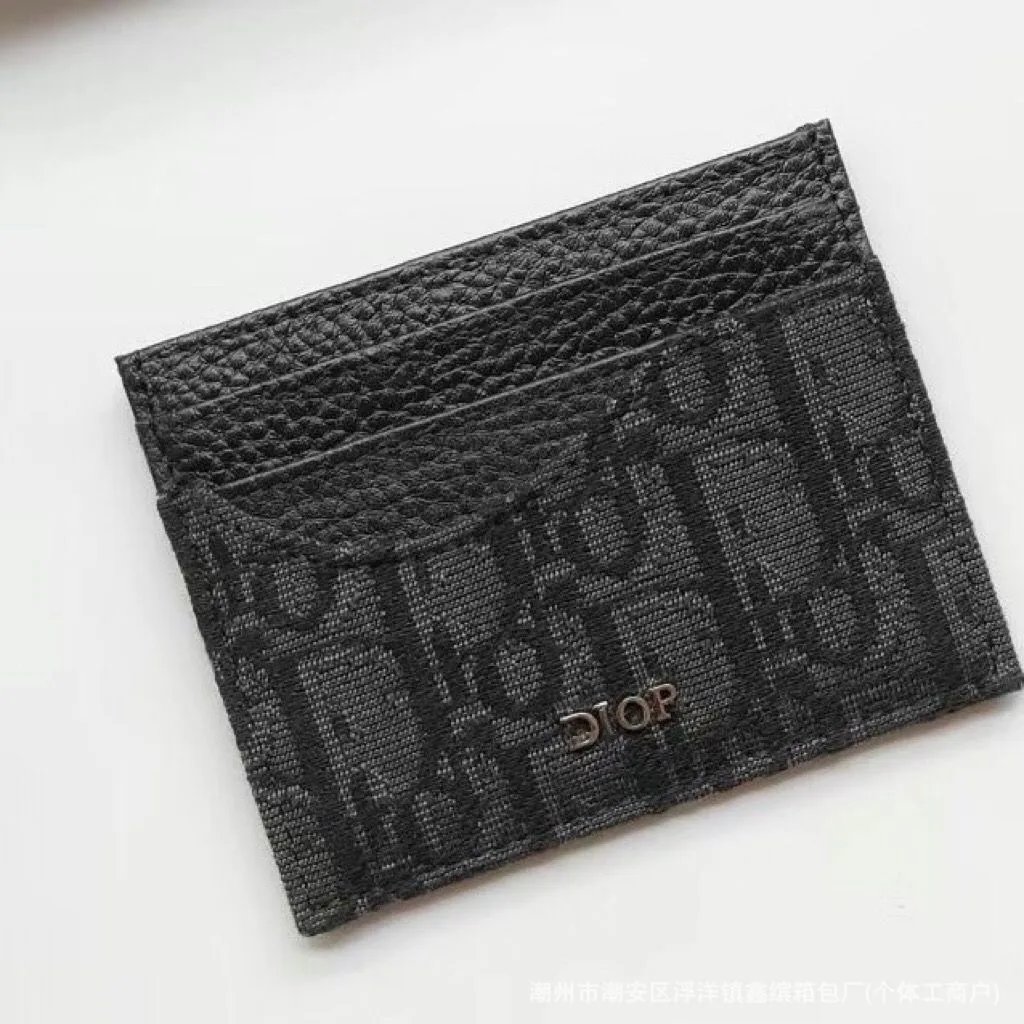 D all black curved design (white gift box)