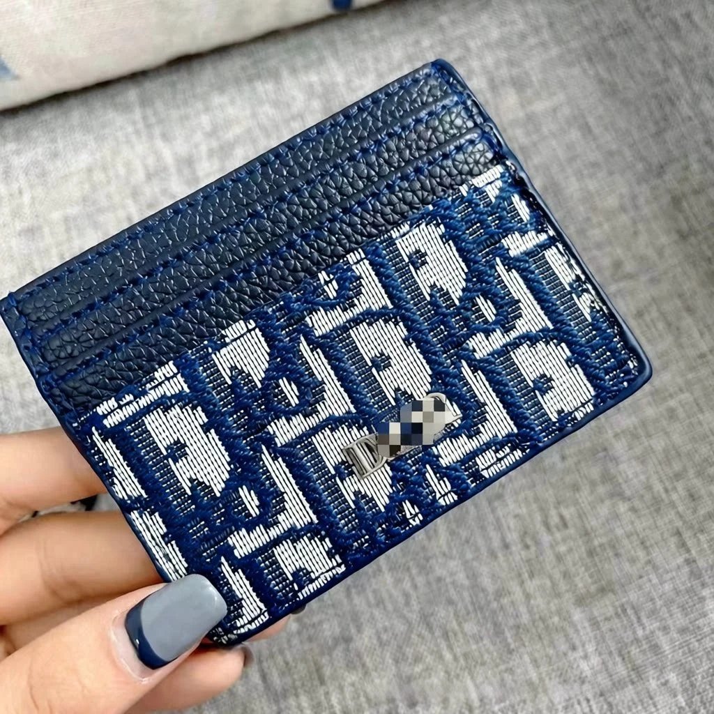 Blue (gift box in white)