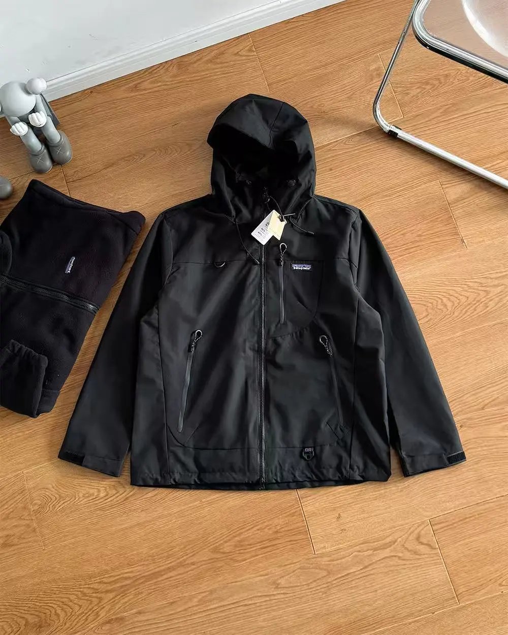 Patagonia Trespasser Jacket Black Outerwear - 9