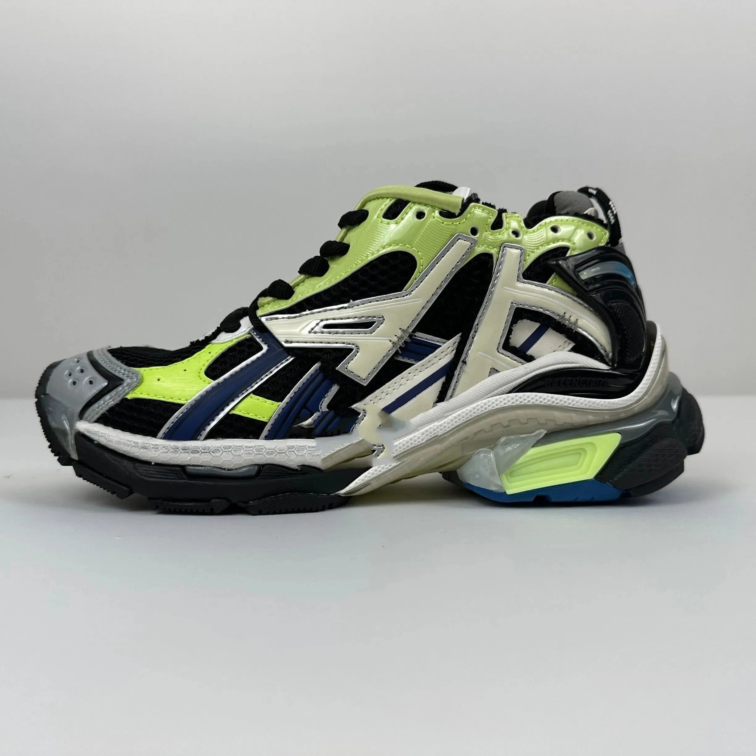 Sport Shoe photo 3