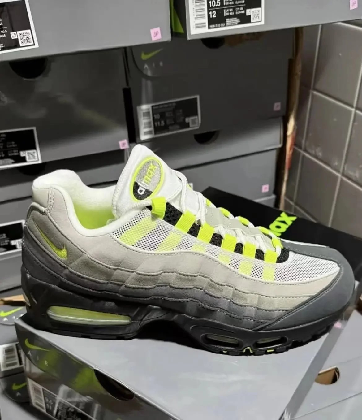 N. K.M.A.X95 sports shoes