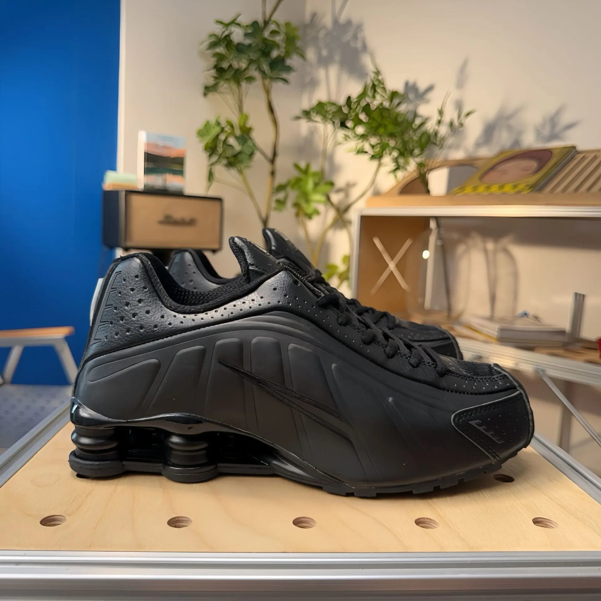 R4-All Black 36-45
