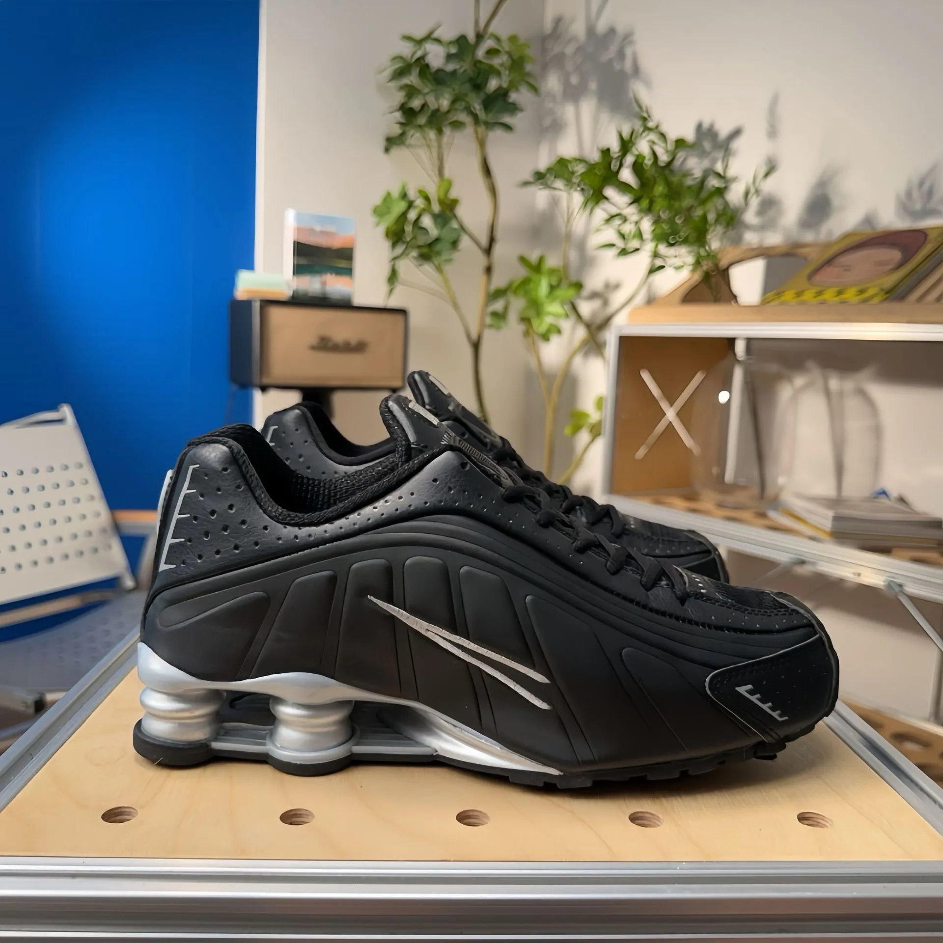R4-Black Black Silver 36-45