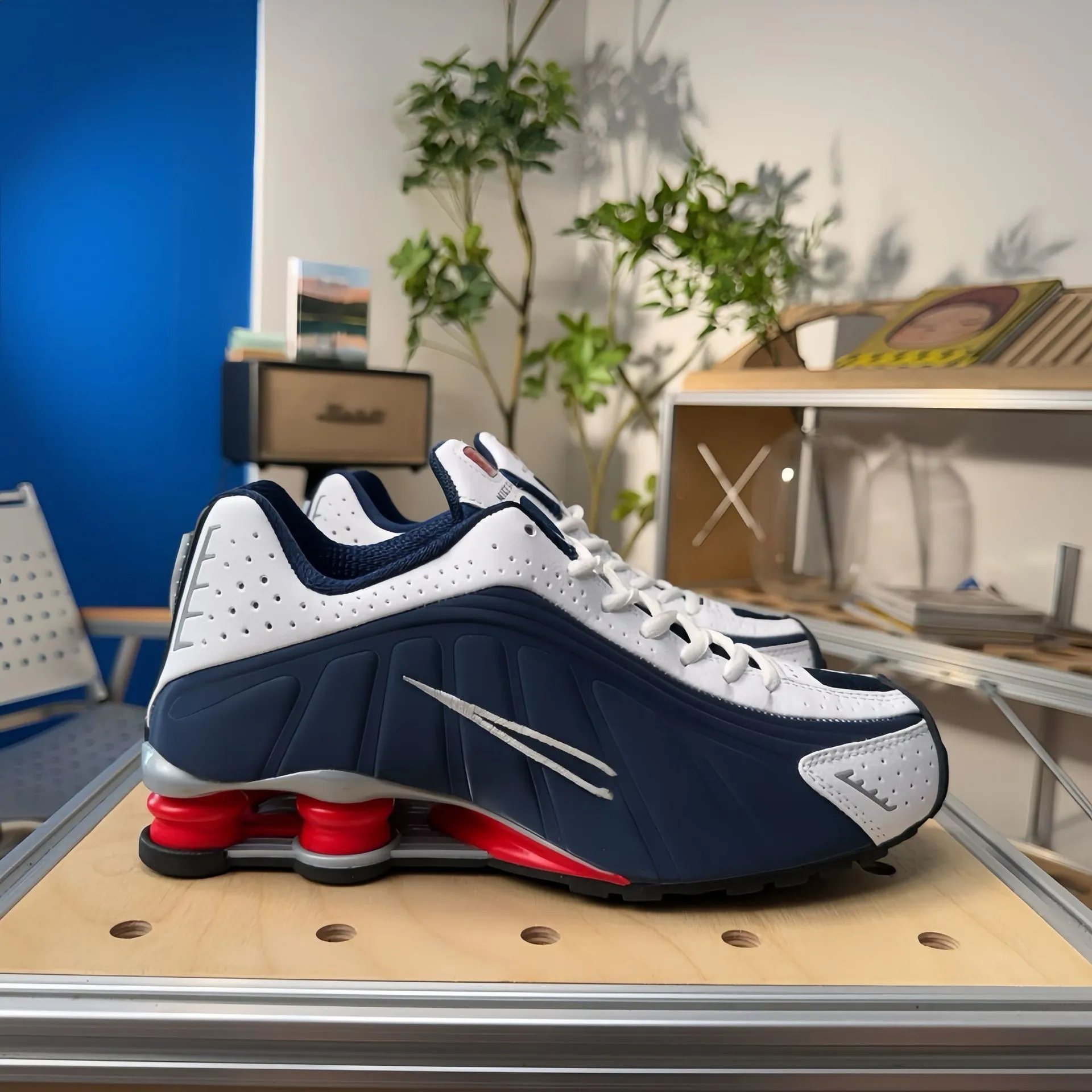 R4-White Navy Red 36-45