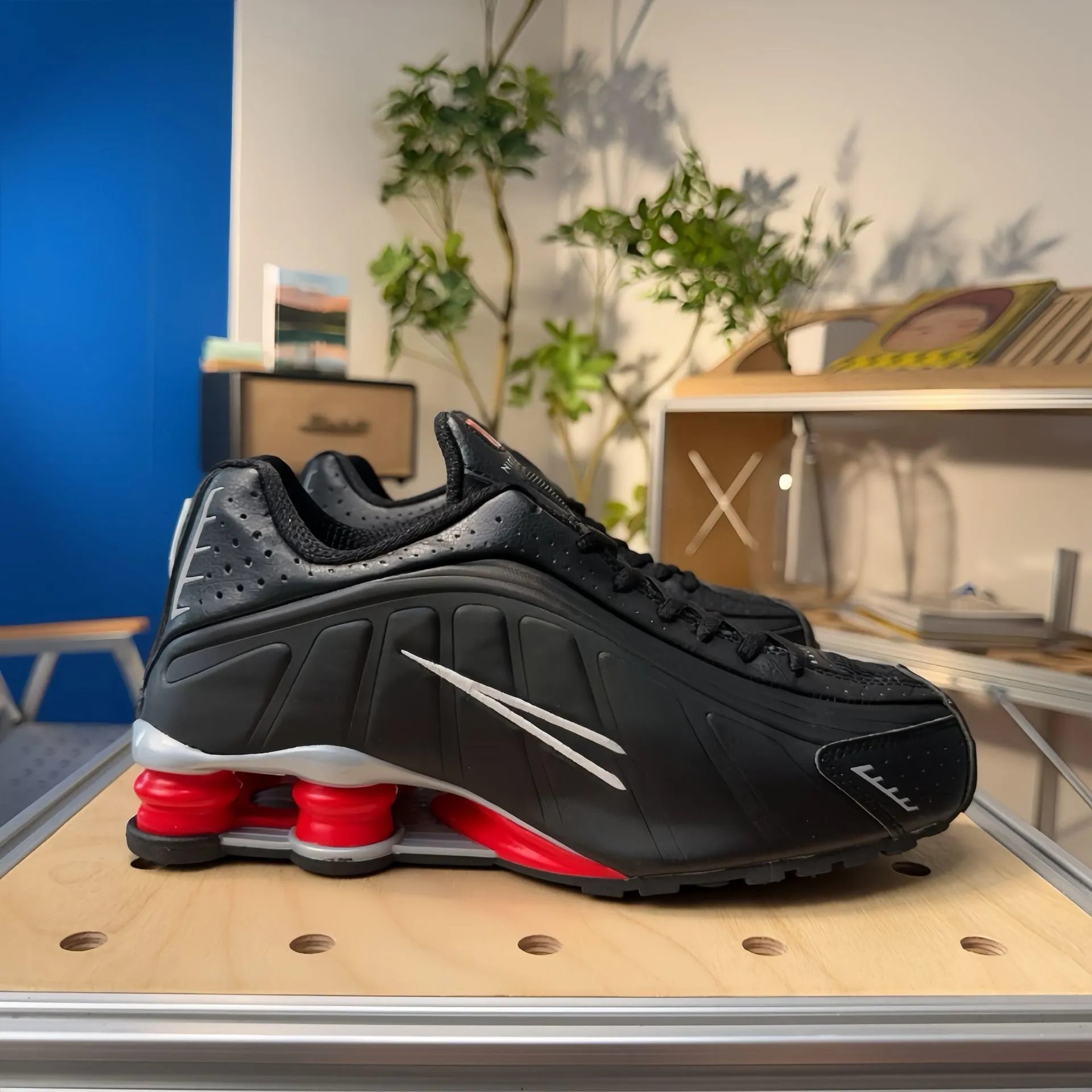 R4-Black Black Red 36-45