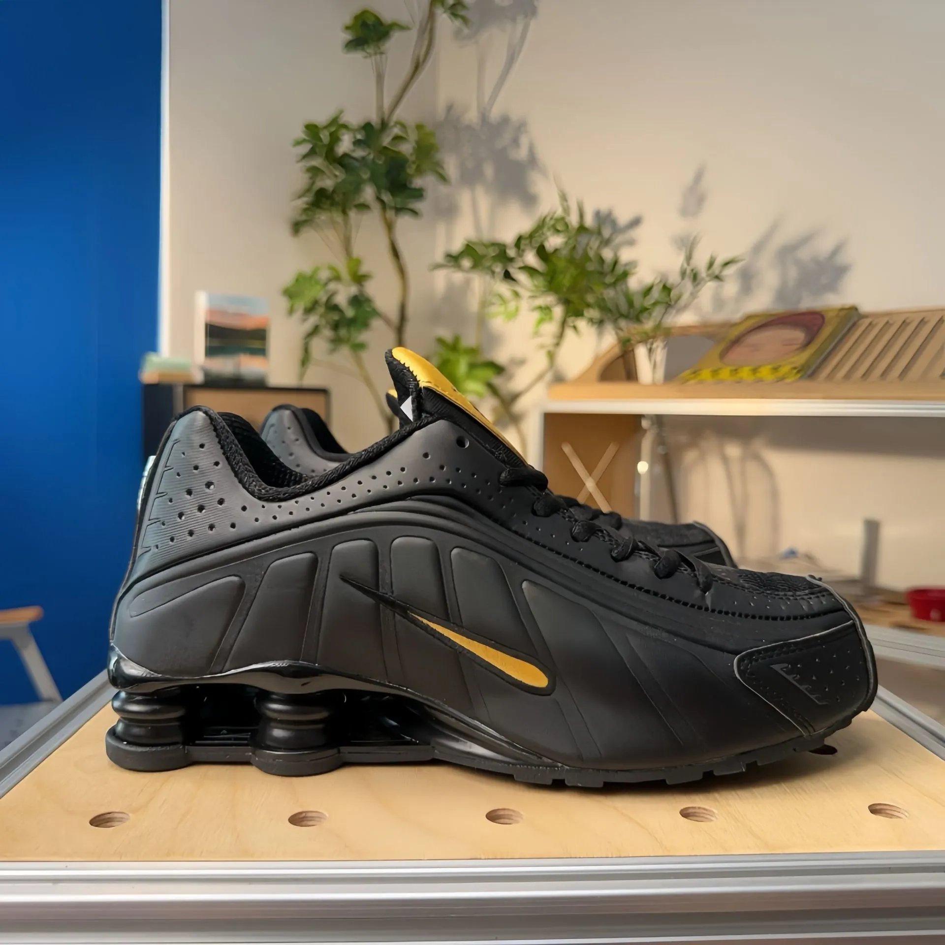 R4-Black Black Gold Swoosh 36-45