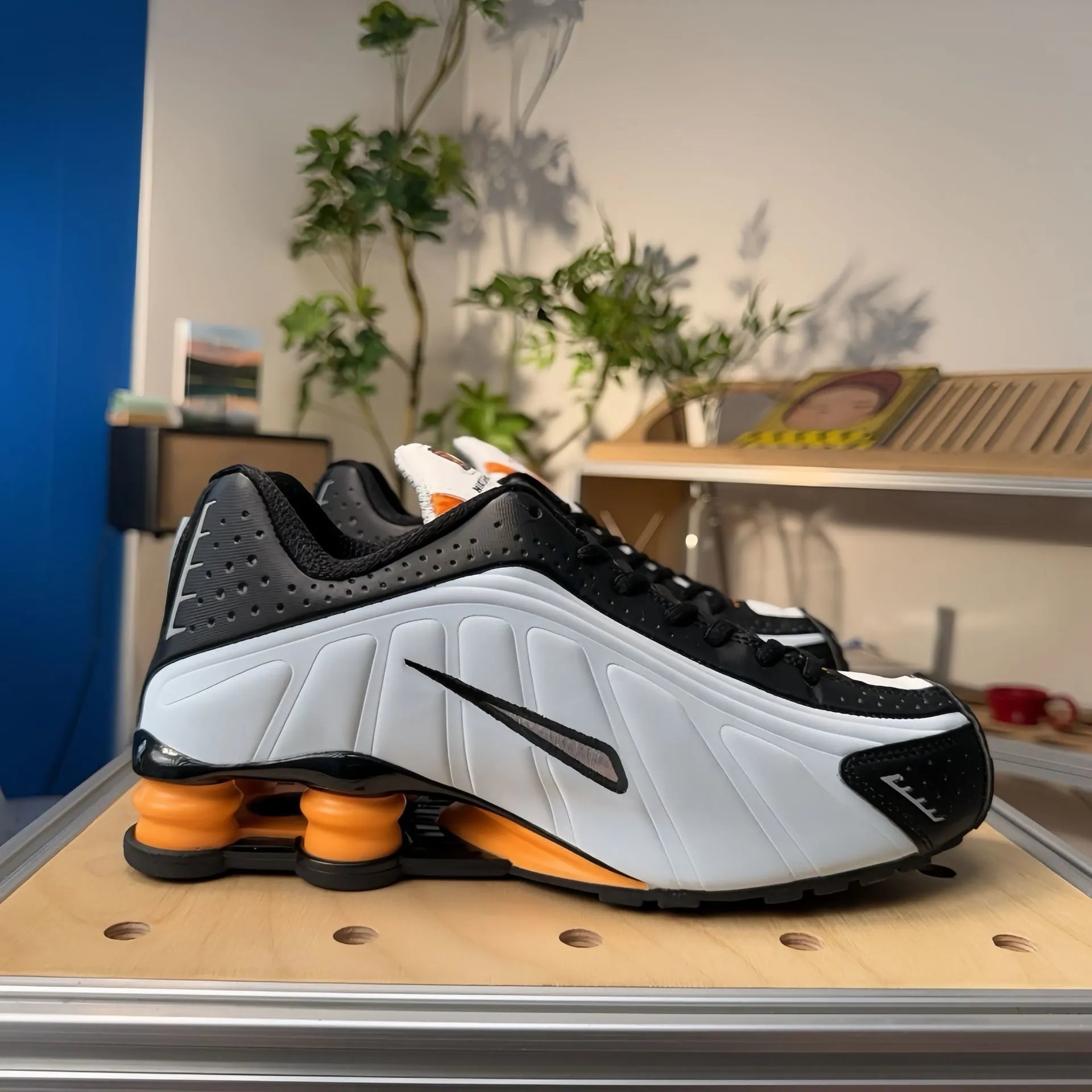 R4-Black Blue White Orange 36-45