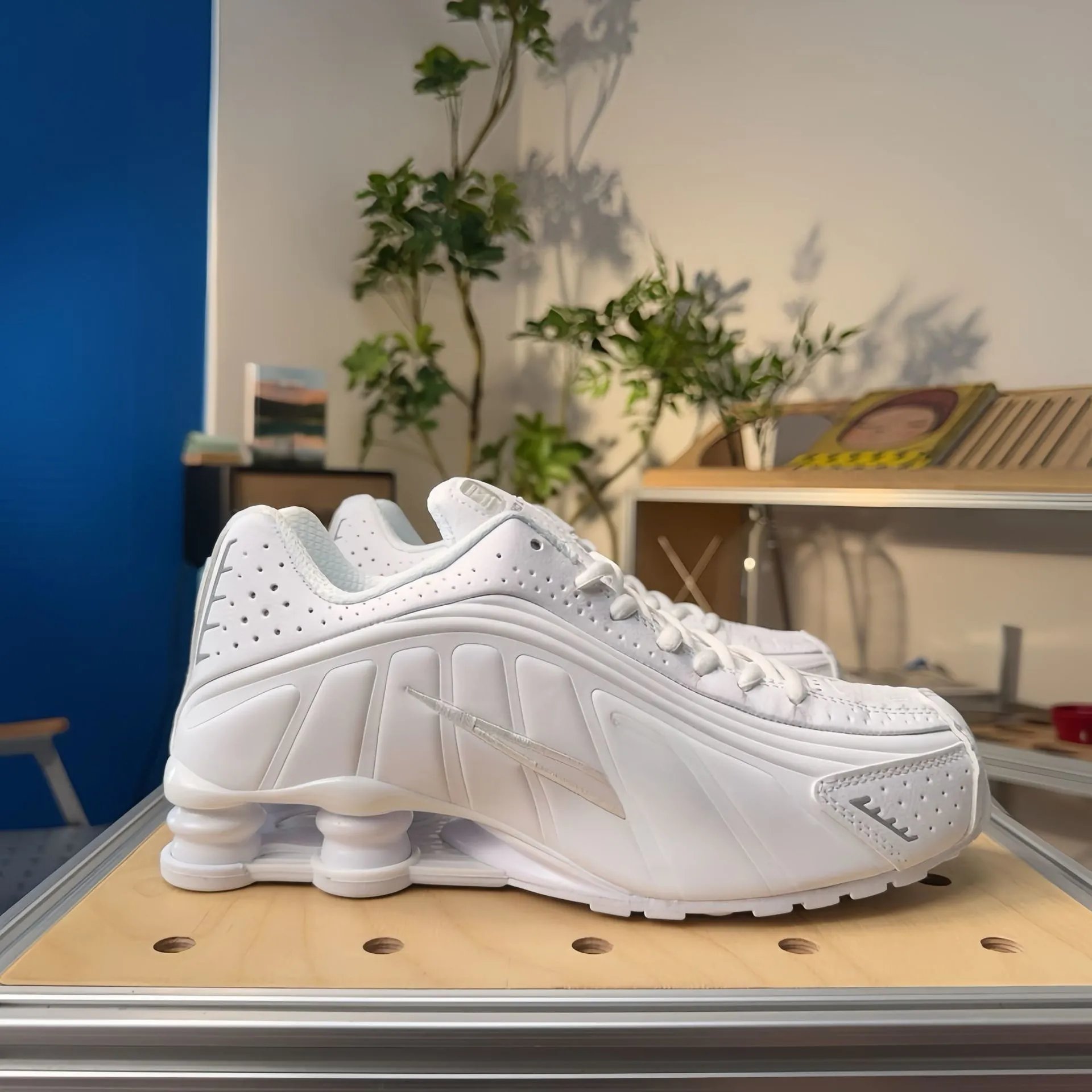 R4-All White 36-45