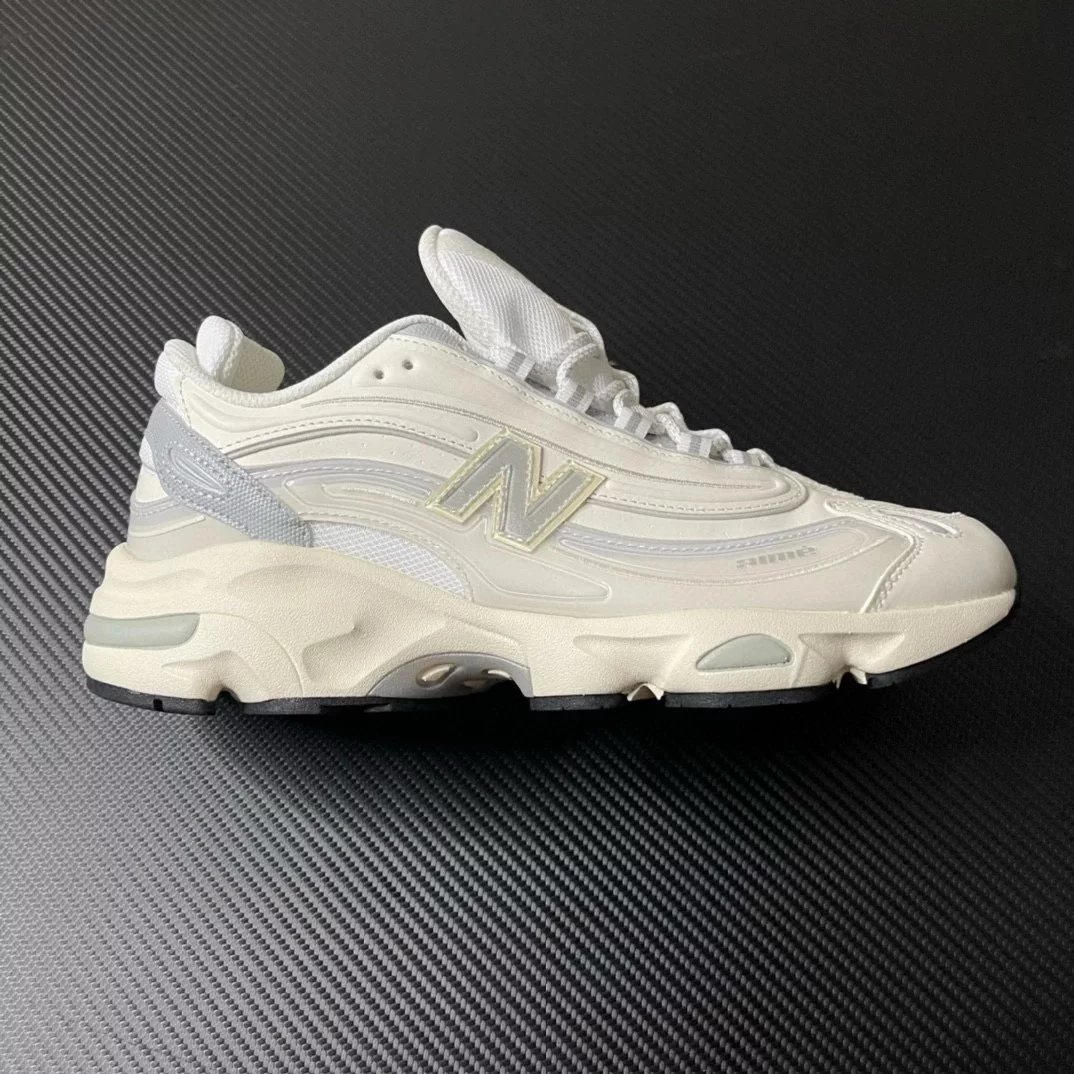 New Balance 1000 · 3