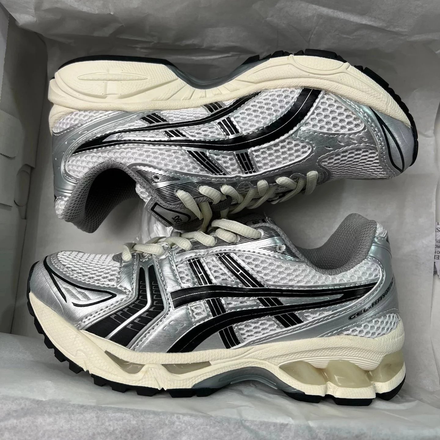 Black, gray and silver A457-101