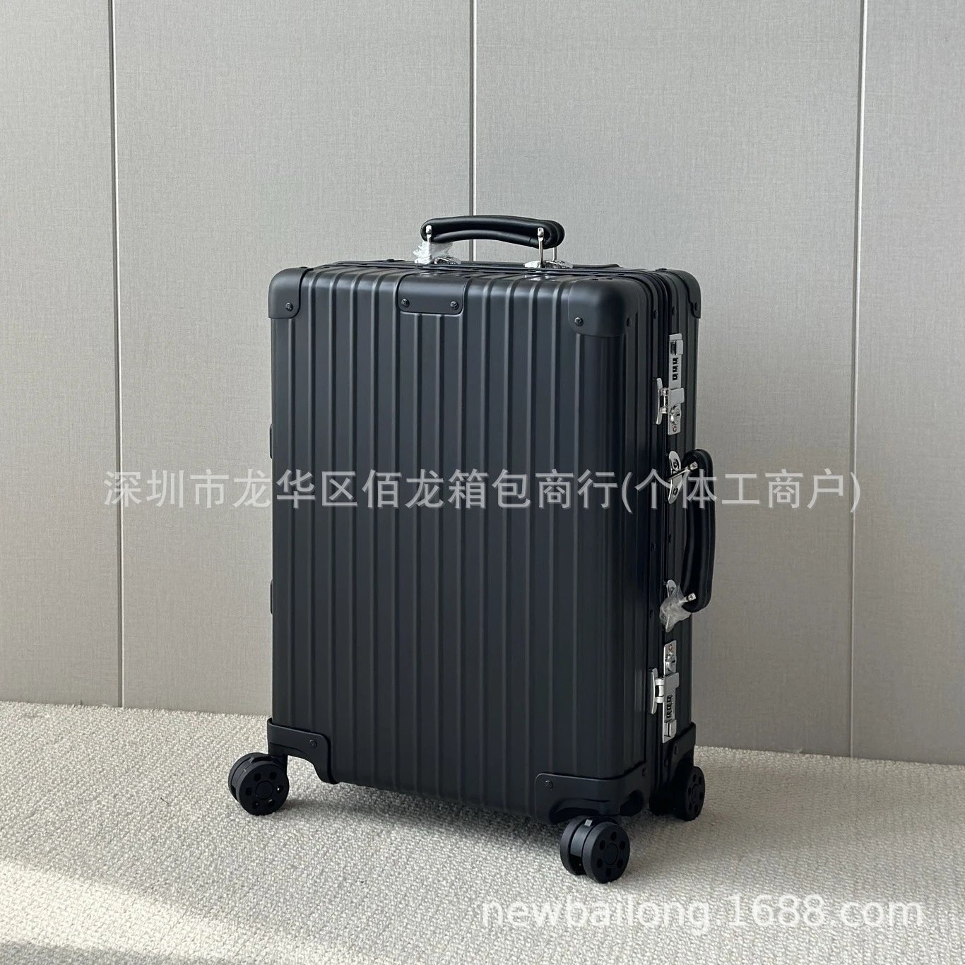 Rimowa Original Cabin Black Aluminum