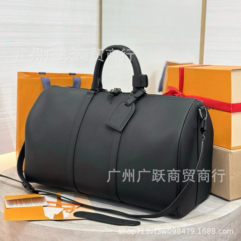 Louis Vuitton Keepal