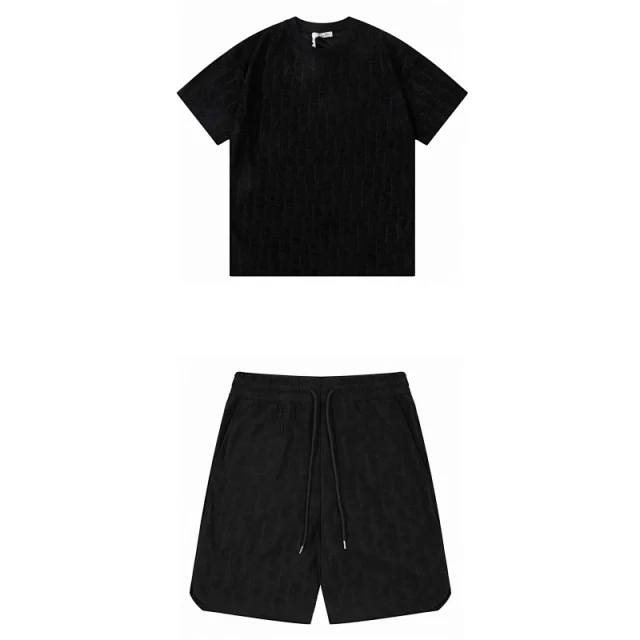 Louis Vuitton Matching Sets Monogram Short-Sleeve T-Shirt and Shorts Set product detail image 7