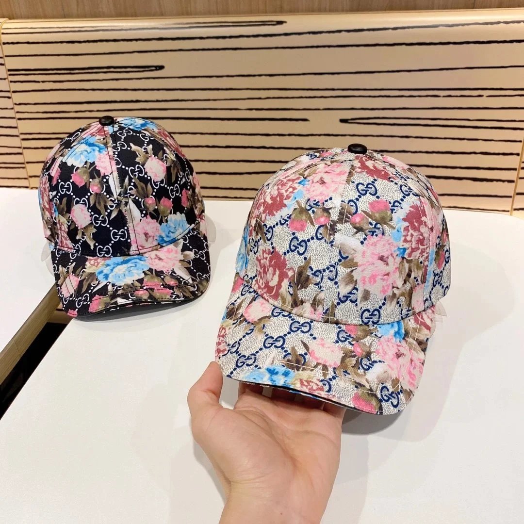 Gucci Hats Bucket Hat with Chin Strap — 39