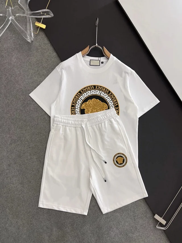 Dior Matching Sets Short-Sleeve Graphic T-Shirt and Drawstring Shorts Set product detail image 8