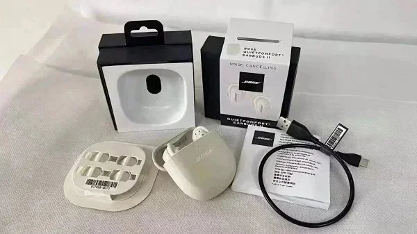Apple Multiple wireless headphone and earbud models product image