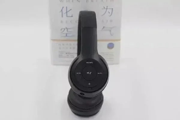 Apple Multiple wireless headphone and earbud models product image