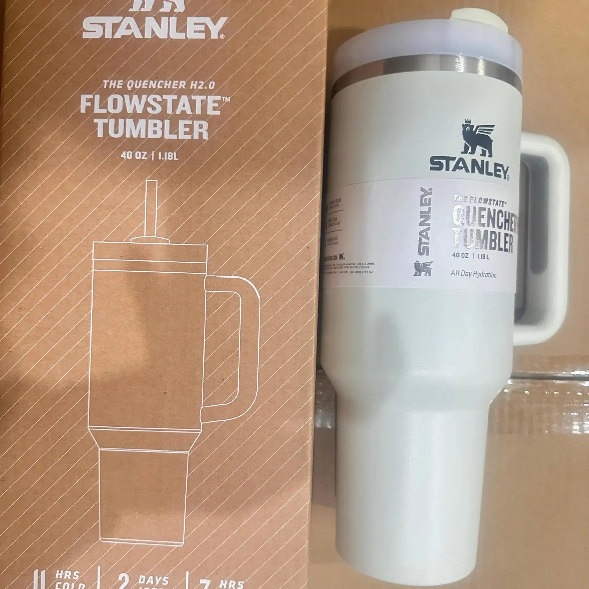 Stanley Uncategorized Quencher H2.0 FlowState 40 oz Tumbler — 3 Dune*high quality