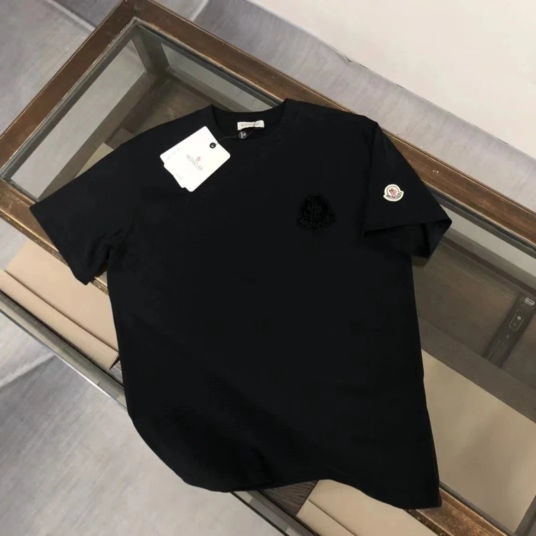 Moncler T-Shirts Short-sleeve graphic logo T-shirt — 01 Black