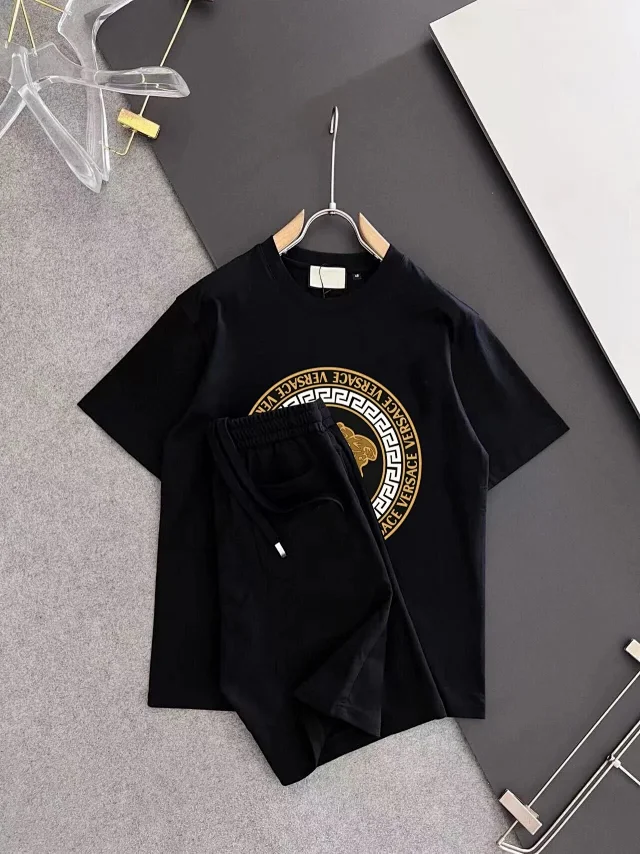 Dior Matching Sets Short-Sleeve Graphic T-Shirt and Drawstring Shorts Set product detail image 9