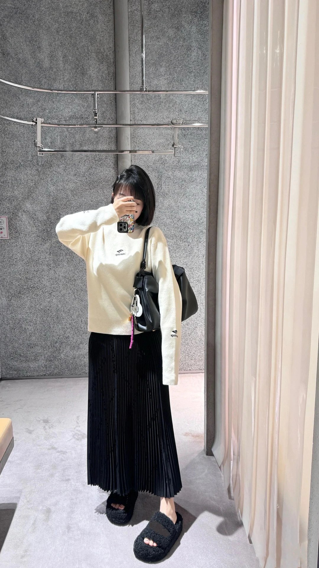 Balenciaga Logo-Embroidered Oversized Knit Sweater Black - 14