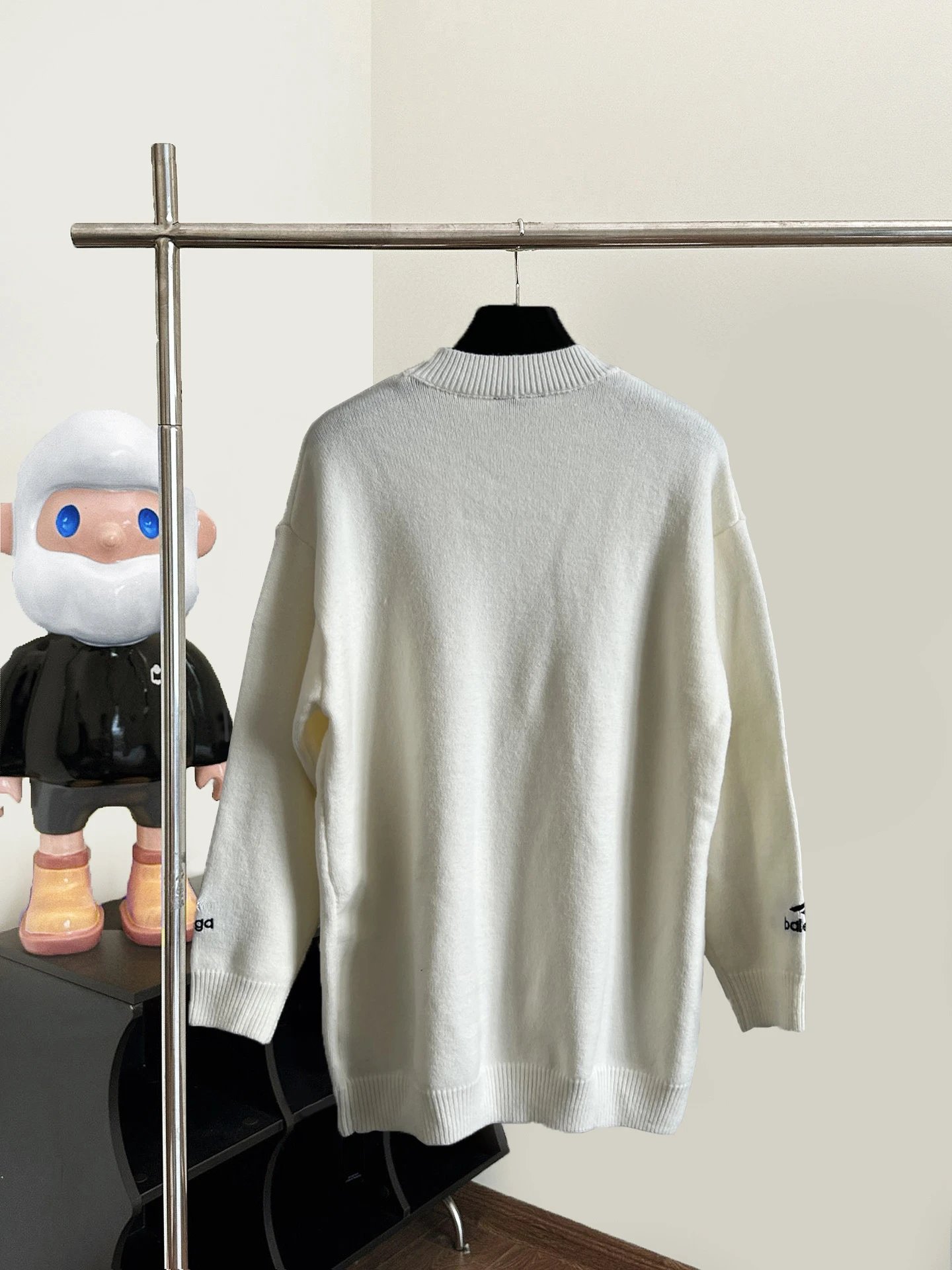 Balenciaga Logo-Embroidered Oversized Knit Sweater Black - 6