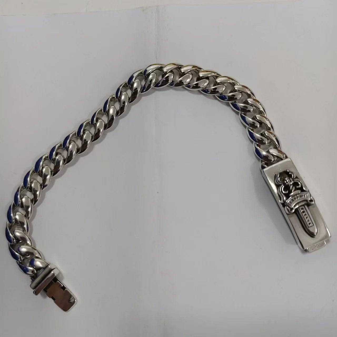 Jadeite sword-shaped bracelet SKU image