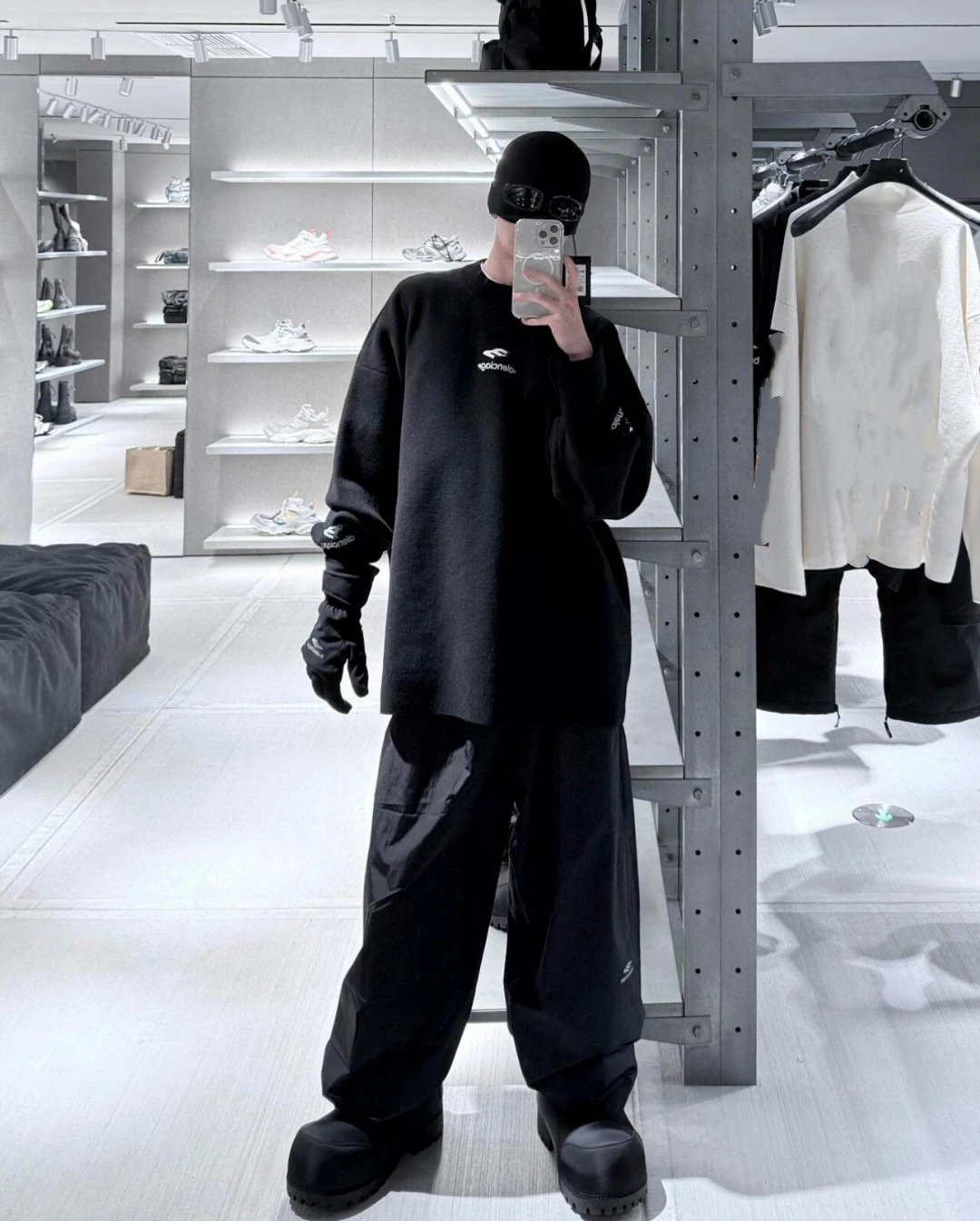 Balenciaga Logo-Embroidered Oversized Knit Sweater Black - 22