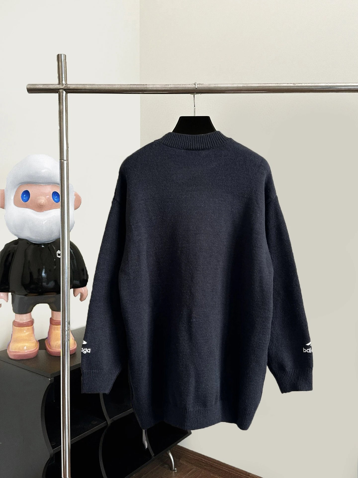 Balenciaga Logo-Embroidered Oversized Knit Sweater Black - 5