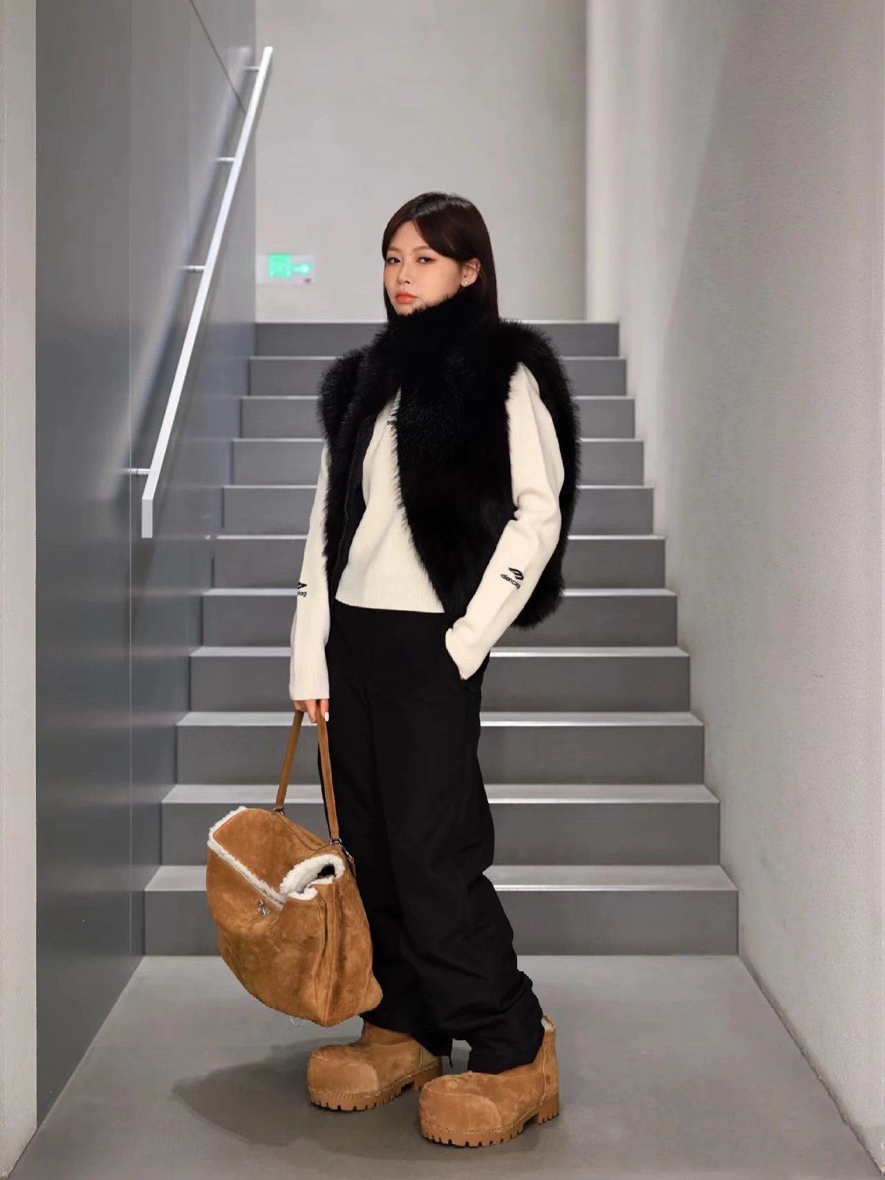 Balenciaga Logo-Embroidered Oversized Knit Sweater Black - 8