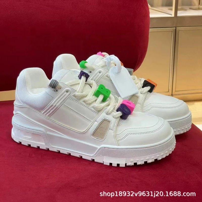 White and chubby Ding SKU image